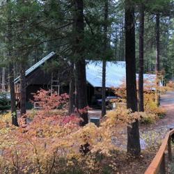 Lodge from amphitheater trail