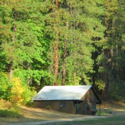 Bathhouse in barn canyon fall